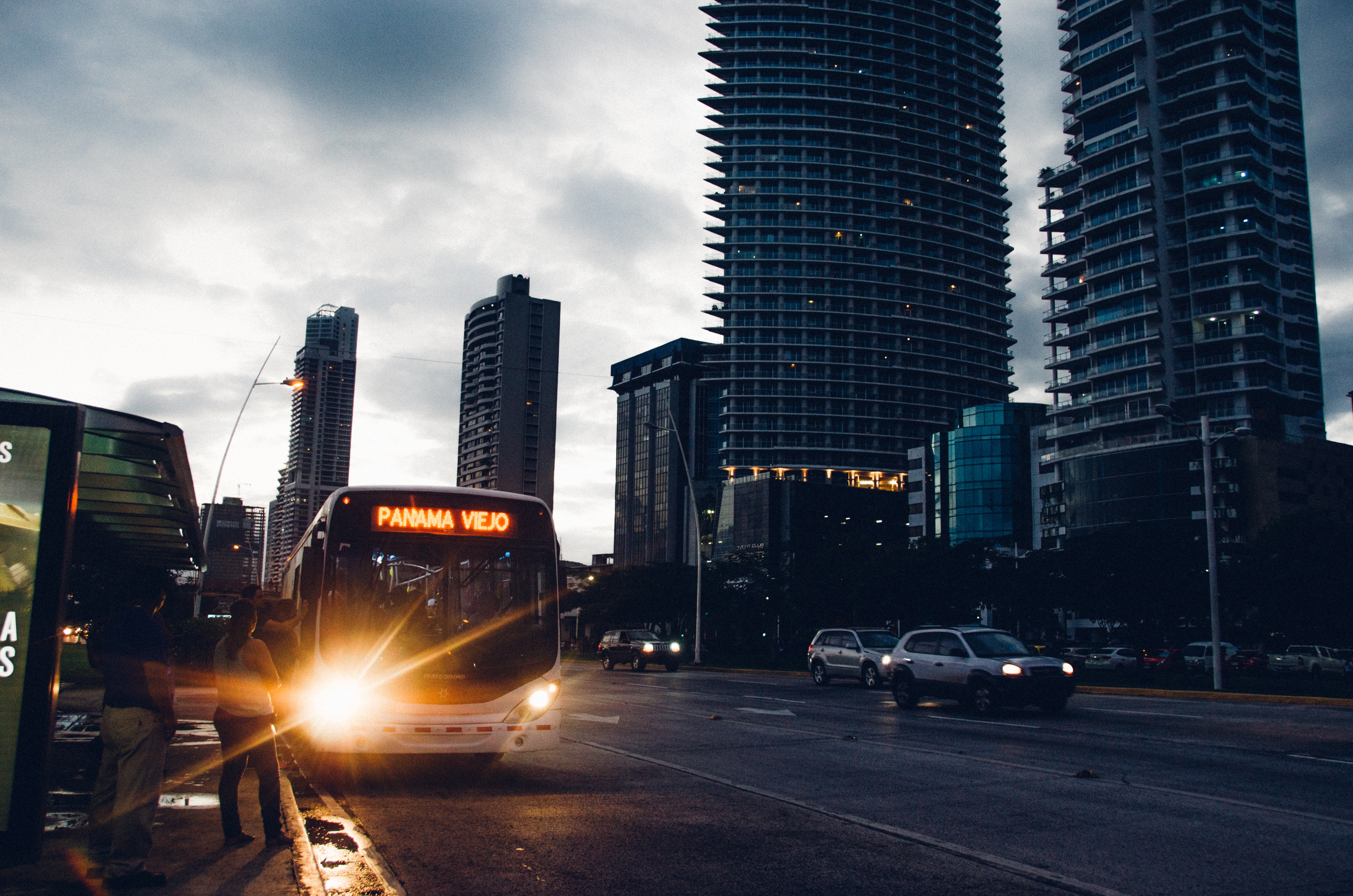 panama-bus-and-buildings-120718