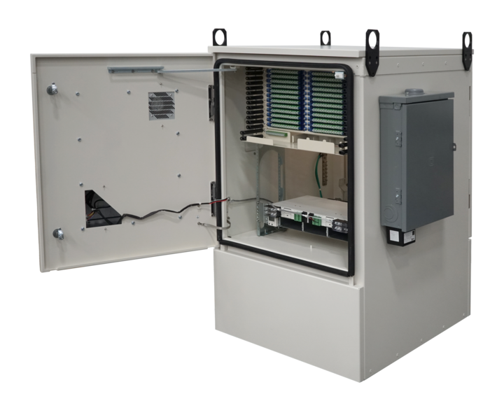 Clearfield’s FieldSmart FiberFlex 1700 cabinet features a ruggedized design that complies with Telcordia and NEMA standards, ensuring the reliable performance of powered networks in the harshest environments.