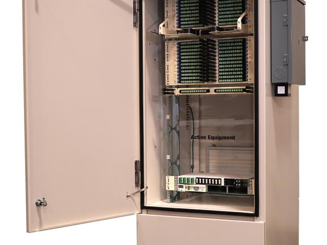 Fiber optic equipment enclosure